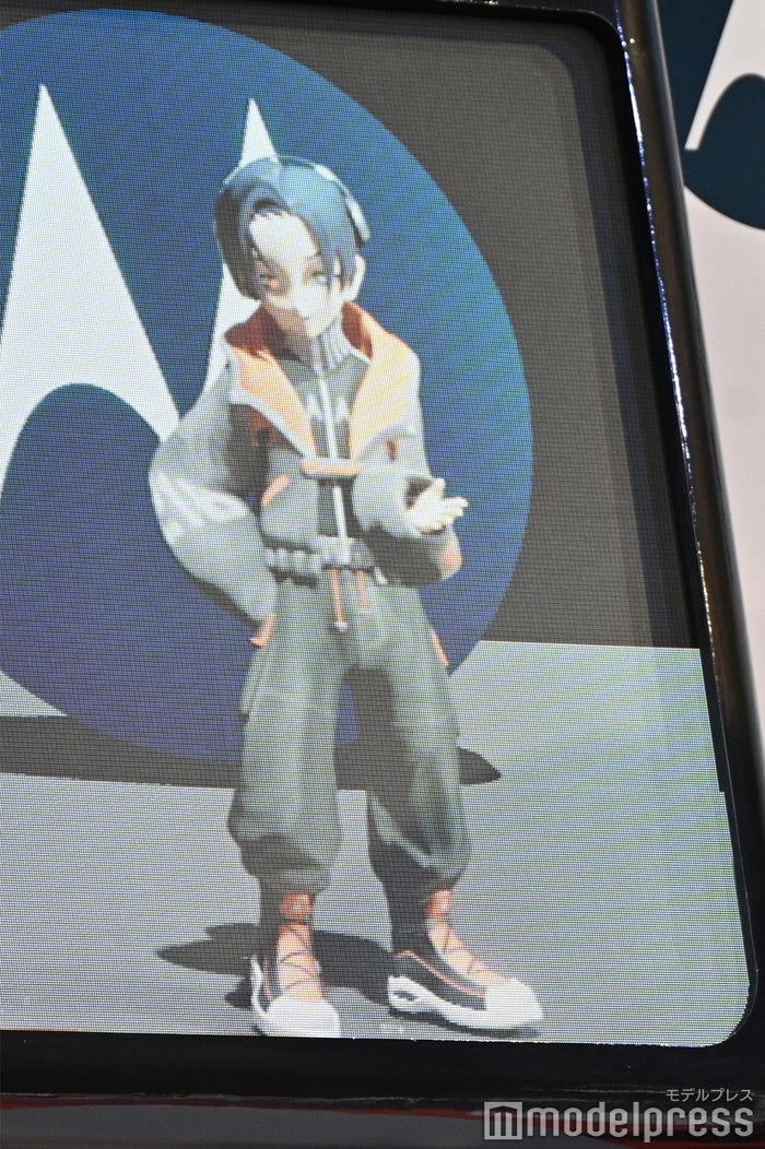 目黒蓮よりトークを回すミニREN(C)モデルプレス