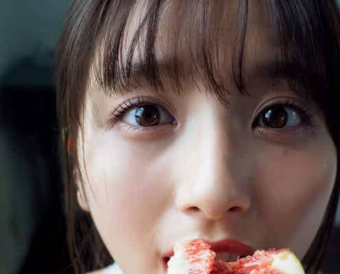 大和田南那、セクシー&キュートなグラビアで魅了