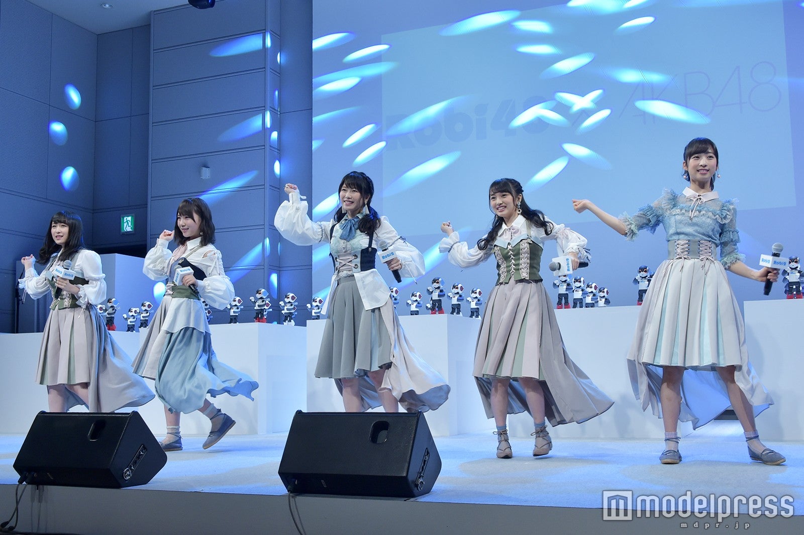 川本紗矢、高橋朱里、横山由依、向井地美音、小栗有以 （C）モデルプレス