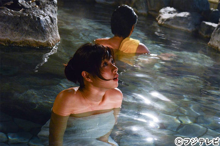 (手前)石原さとみ、(奥)平山浩行/「ディア・シスター」第6話より