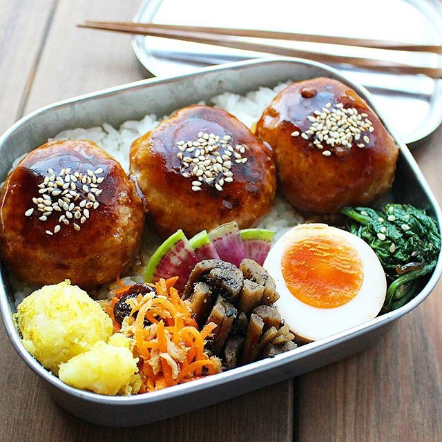 ハンバーグ弁当の上手な詰め方 美味しく見える盛り付けのコツをご紹介 モデルプレス ハンバーグ弁当の上手な詰め方 美味しく見える盛り付けのコツをご紹介 モデルプレス