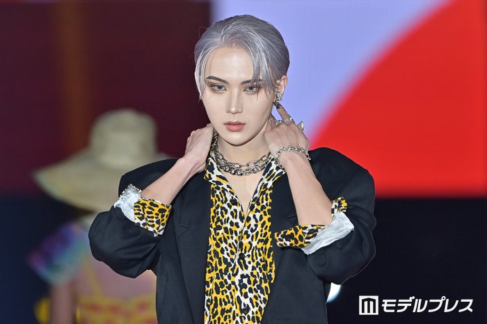 “整形級メイク”話題のGYUTAE、メイク始めたきっかけは元東方神起ジュンス「ビジュアルに衝撃を受けて」人生で1番幸せな瞬間の2ショットも公開「忘れられない」