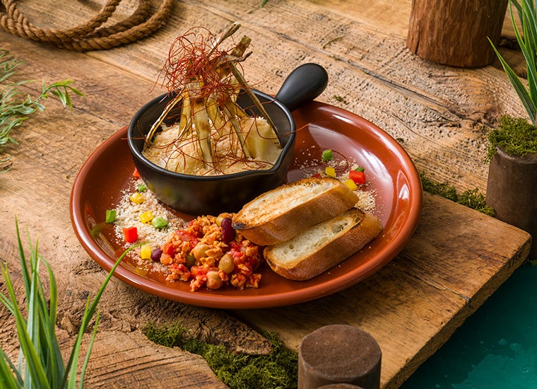 ＜バーニング・アニマル＞荒野のグラタンプレート　　税込1,890円（C）Disney