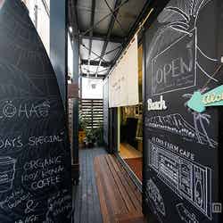 ハワイを感じる店構え/画像提供:ALOHA FARM CAFE