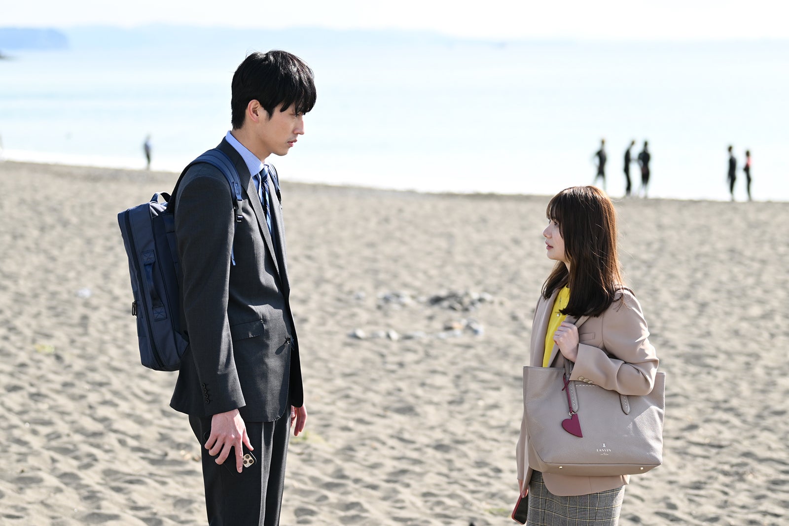 杉野遥亮、小野花梨 「罠の戦争」第3話より（C）カンテレ