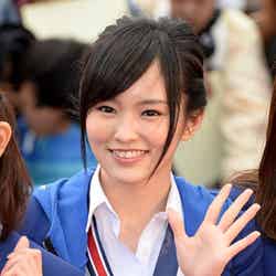 「AKB48 総選挙公式ガイドブック 2014」の表紙センターに抜擢された山本彩