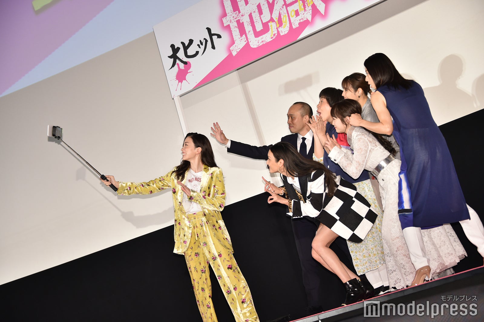 セルフィーの様子（C）モデルプレス