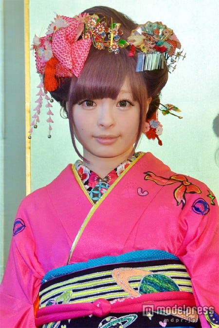 画像6 7 きゃりー 振袖姿お披露目 日本で一番派手な新成人を目指しました モデルプレス