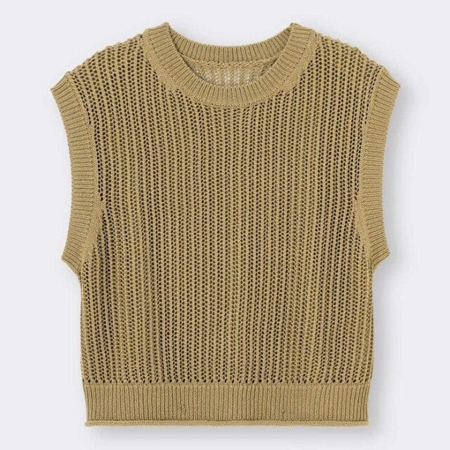 GU　ベージュトップス×リブパンツ　抜け感コーデ　EccO　イラスト　メッシュセーター