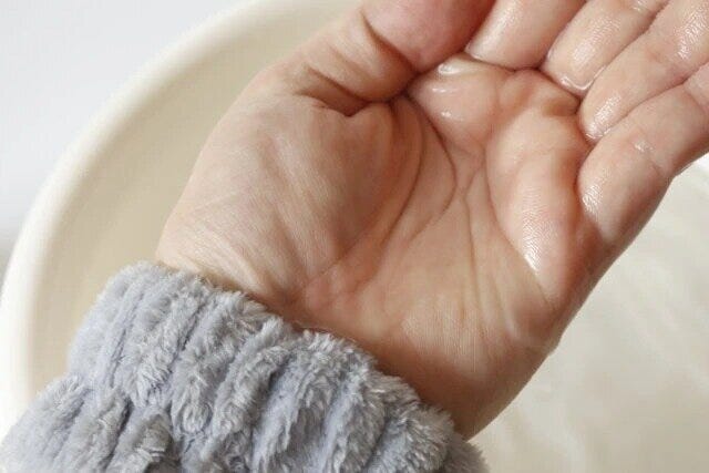 洗顔用リストバンド 使用例 洗顔用リストバンド 使用例