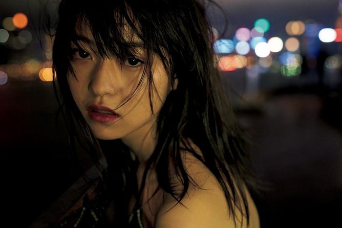 伊藤万理華/撮影:大江麻貴(画像提供:集英社インターナショナル)