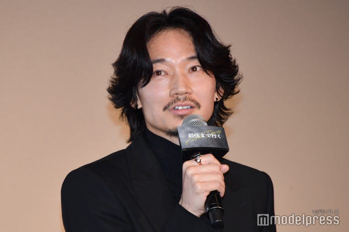 綾野剛(C)モデルプレス