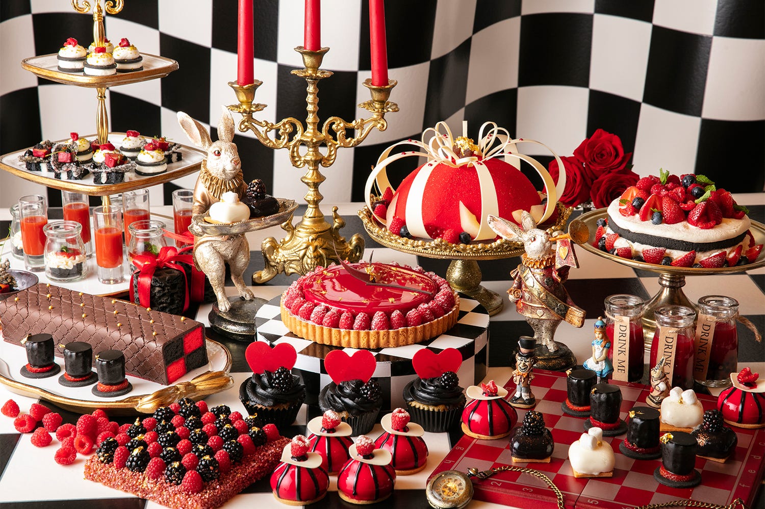 アリスとハロウィーン・トリックの世界に迷い込む、ヒルトン東京の新デザートビュッフェが大人可愛い