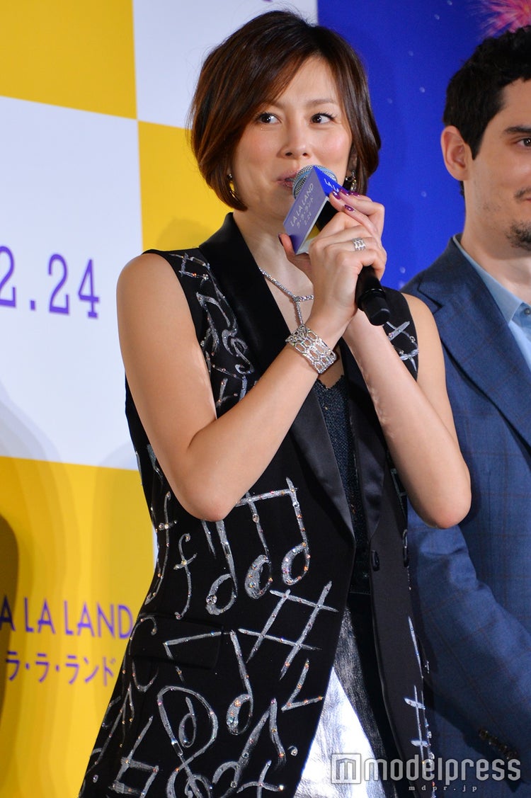 画像2 5 米倉涼子 ミニスカで美脚披露 すっごくかっこいい と惚れたイケメン俳優も絶賛 モデルプレス