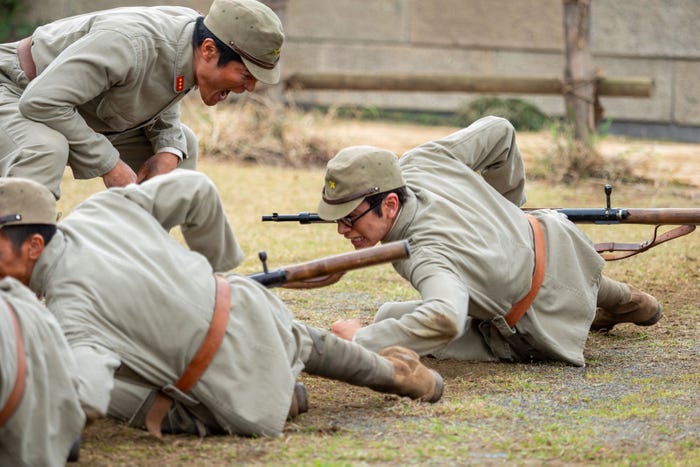 板橋駿谷、北村匠海ら「あんぱん」第51話(C)NHK