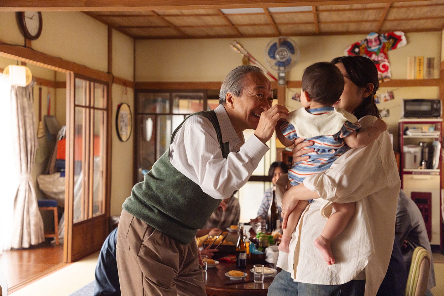 小日向文世、中村アンら「リボーン ～最後のヒーロー～」第9話（C）テレビ朝日