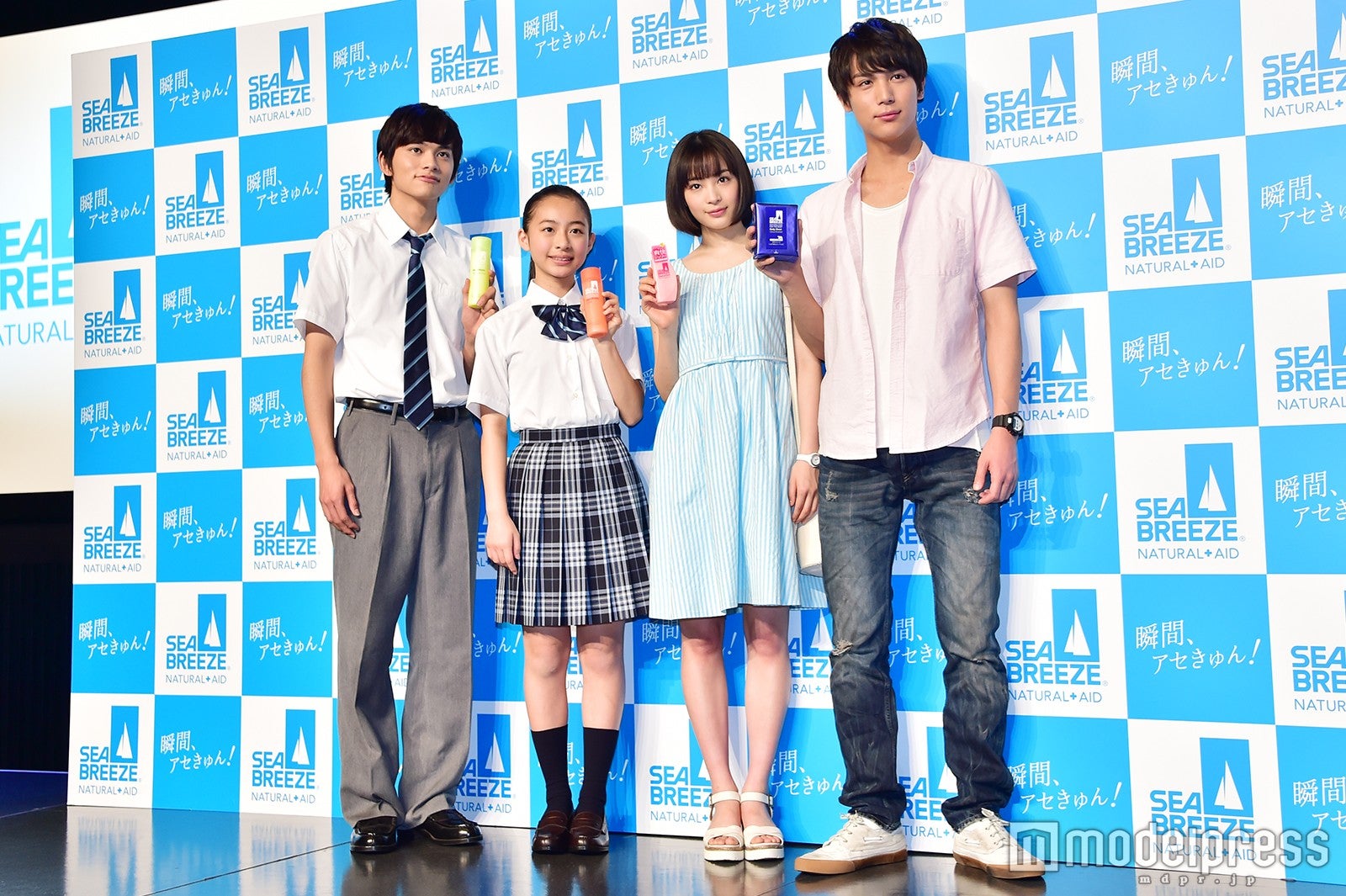 （左から）北村匠海、佳島みささん、広瀬すず、中川大志 （C）モデルプレス
