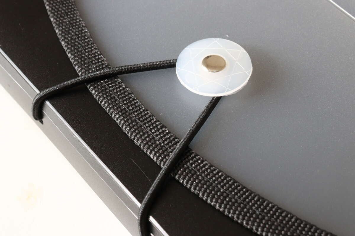 ダイソー セクションファイル(13ポケット、A、黒) ダイソーのセクションファイル(13ポケット、A、黒)のボタン部分