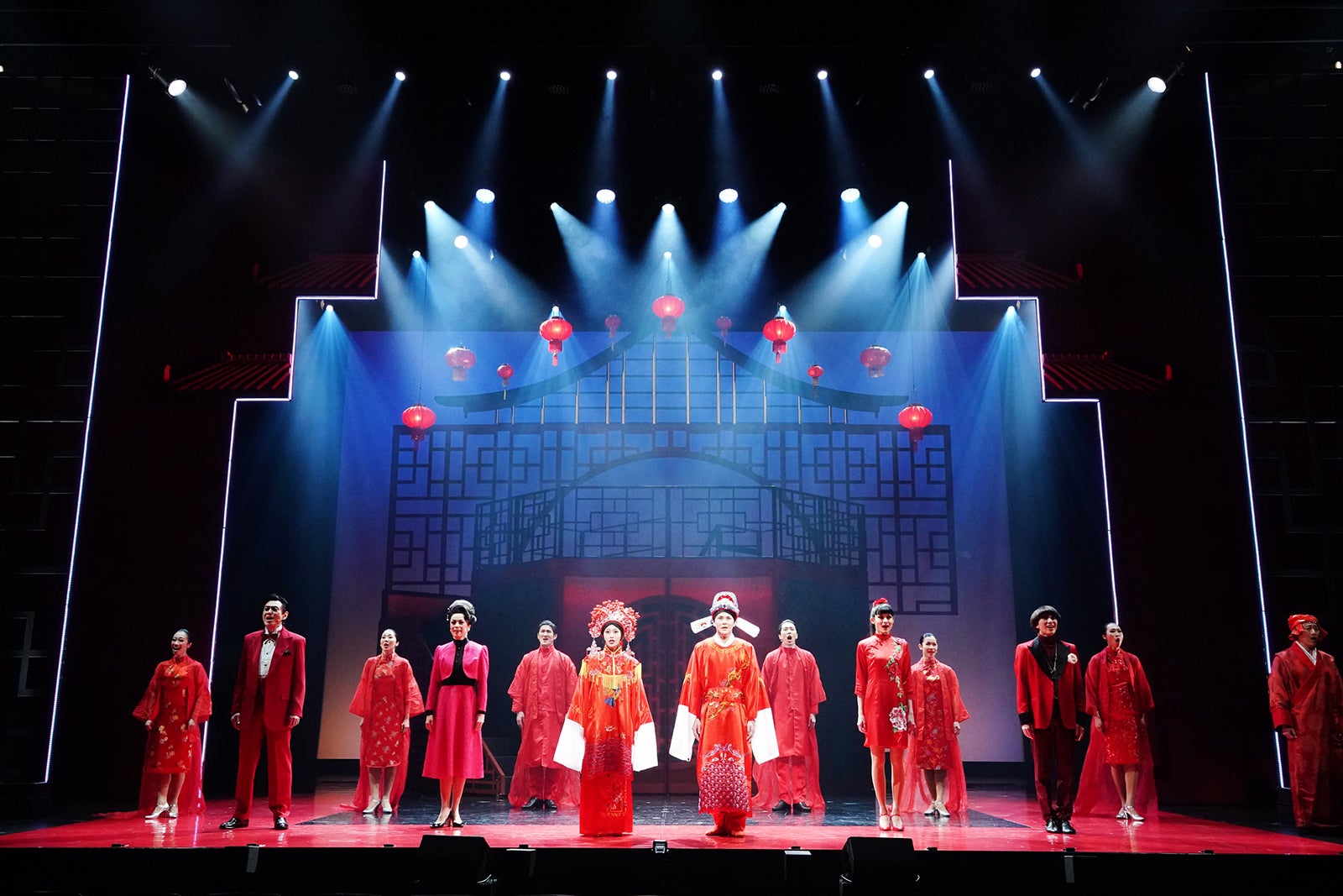 ミュージカル「FLOWER DRUM SONG」より（C）エイベックス・エンタテインメント株式会社／撮影：岩田えり