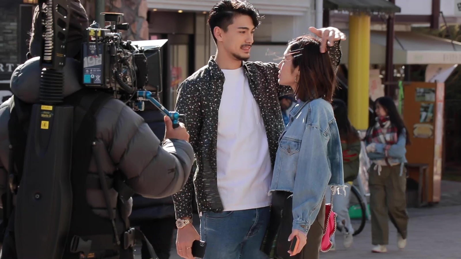 石倉ノア、島袋聖南／CM撮影の様子（提供写真）