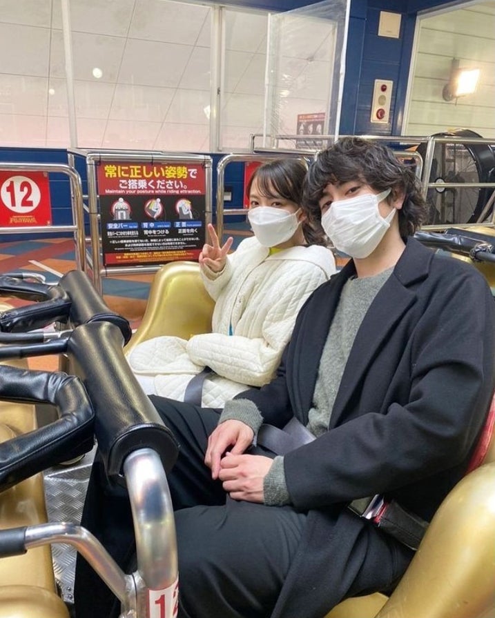 「ファイトソング」清原果耶＆間宮祥太朗、撮影合間に遊園地満喫のオフショット公開「お似合い」の声