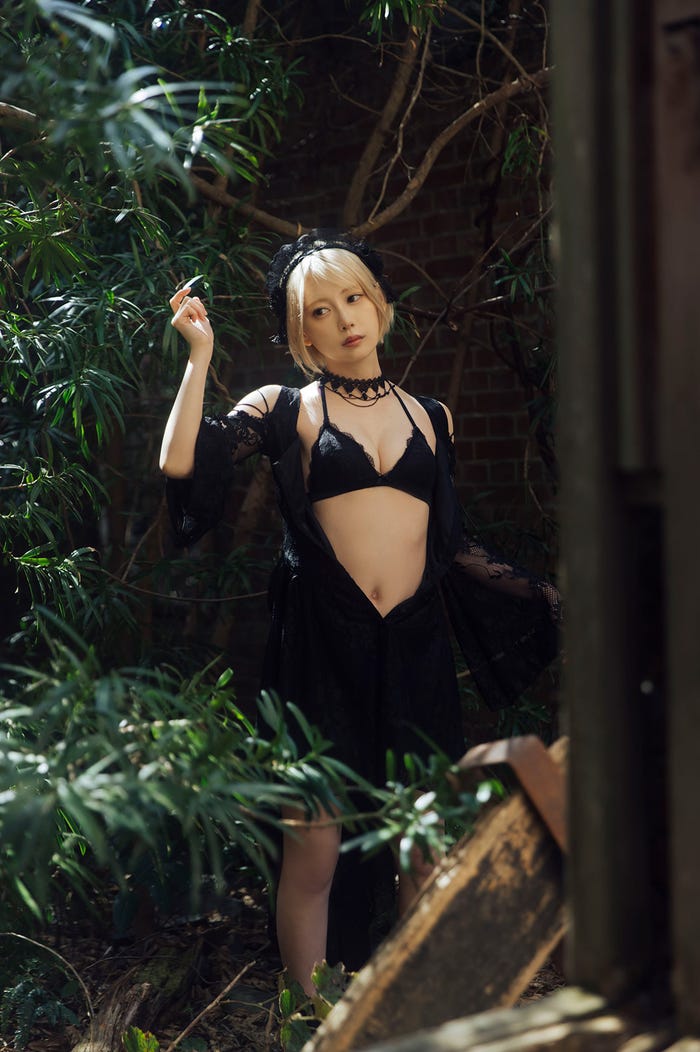 篠崎こころ/撮影:横山マサト(画像提供:秋田書店)