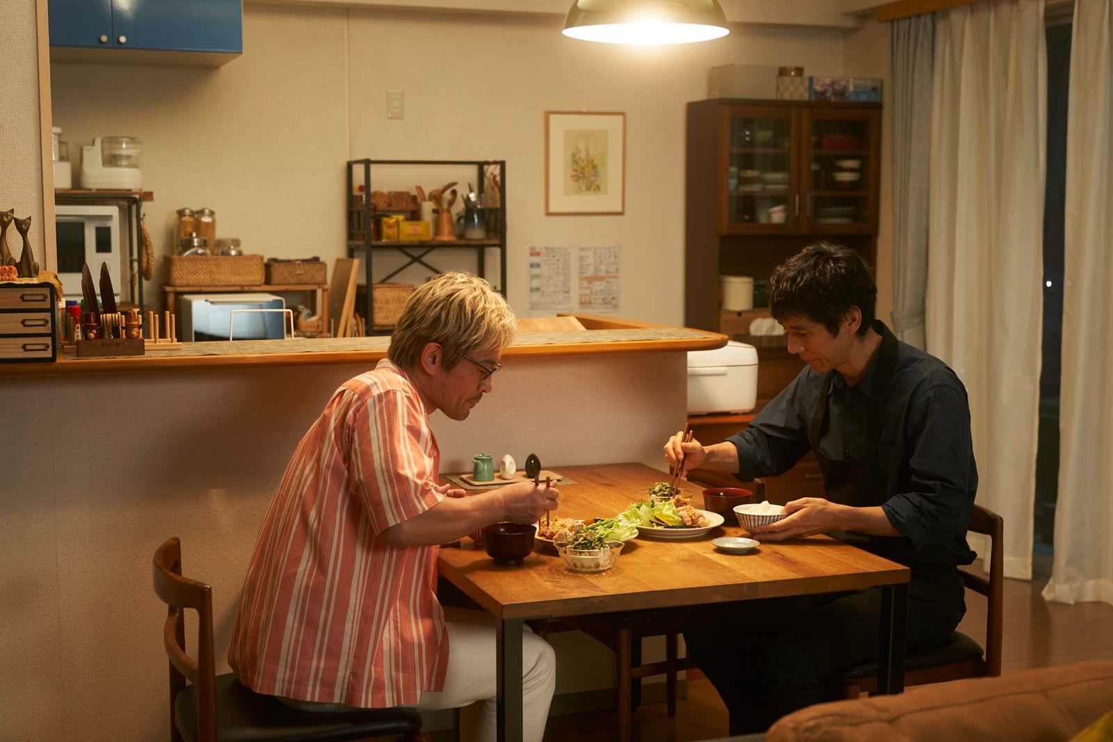 内野聖陽、西島秀俊「きのう何食べた？ season2」第9話より（C）「きのう何食べた？ season2」製作委員会（C）よしながふみ／講談社