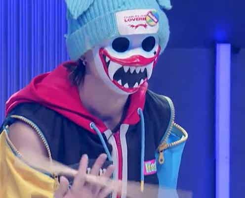 一体、何者!?SNSで話題沸騰!“自称2歳”の正体不明の日本人ドラマー、余裕たっぷりなドラムスタイルも異次元テク炸裂「片手と片足で?」会場衝撃