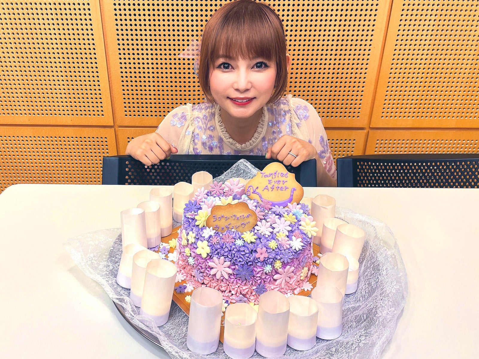 中川翔子、ディズニーからの“サプライズ結婚祝い”が「粋」「豪華すぎる」と話題 左手薬指にも注目集まる