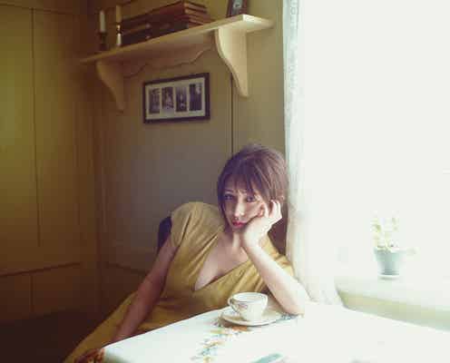 長濱ねる、ヴィンテージドレス姿でエモーショナルな眼差し 2nd写真集先行カット第9弾解禁