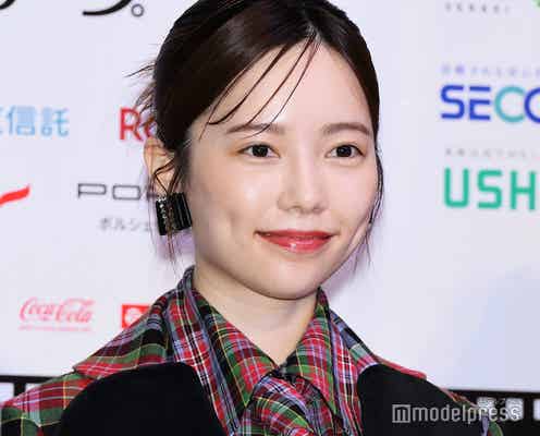 島崎遥香、色白素肌輝くノースリーブショットに反響「おしゃれ」「大人っぽい」