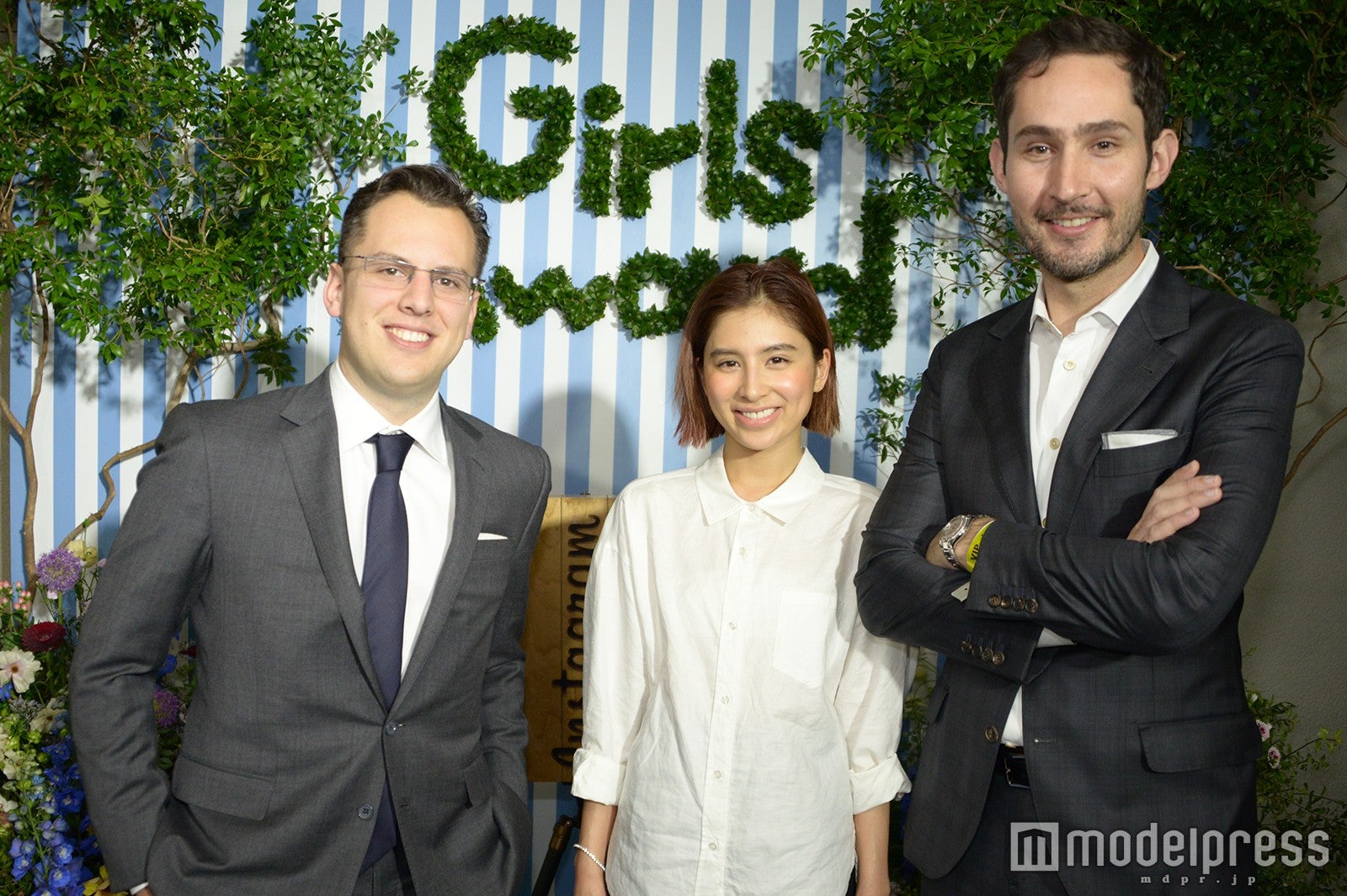 （左から）マイク・クリーガー氏、ラブリ、ケビン・シストロム氏