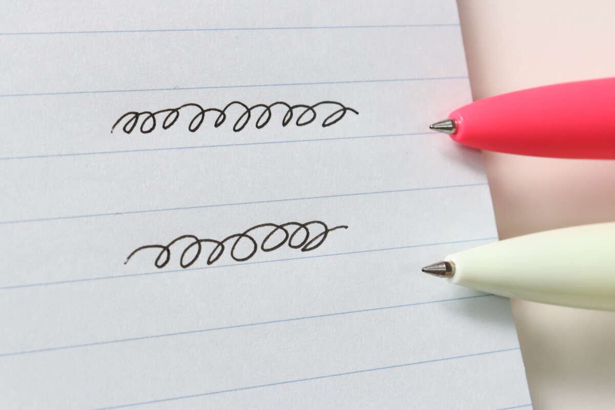 ボールペン（カプセル型、ラブリー）　ボールペン（つみかさね、F）　書き心地