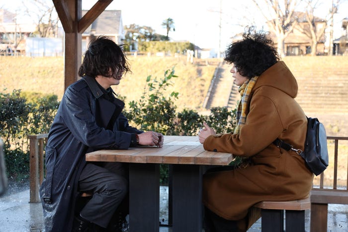 柄本佑、菅田将暉/「ミステリと言う勿れ」第4話より(C)田村由美/小学館 (C)フジテレビジョン