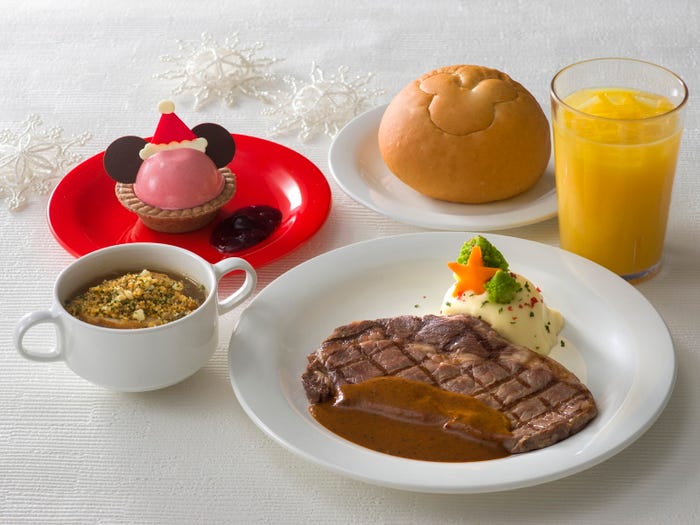 スペシャルセット¥3,680(C)Disney