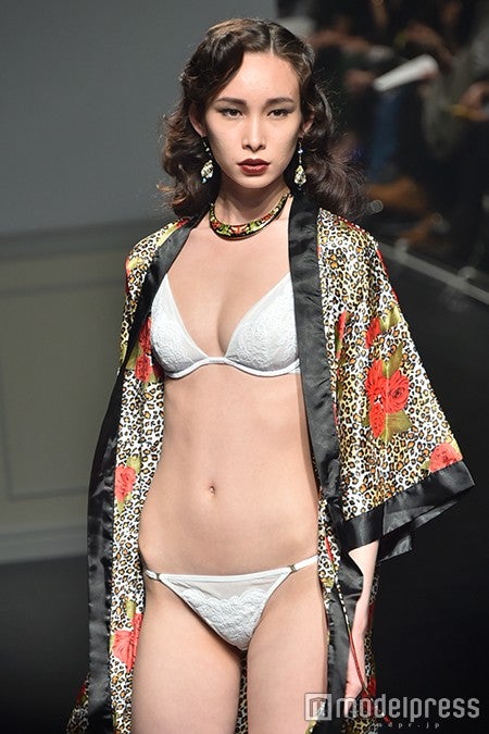 ショーの様子（C）モデルプレス