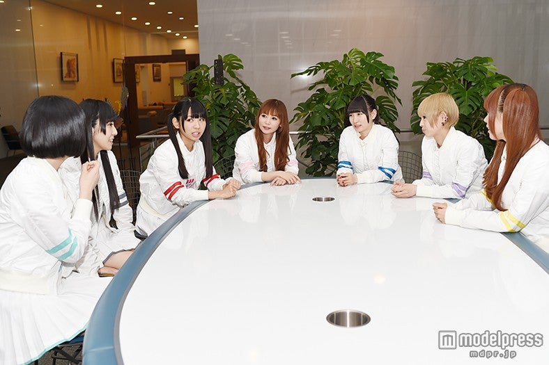 （左から）夢眠ねむ、相沢梨紗、古川未鈴、中川翔子、藤咲彩音、最上もが、成瀬瑛美