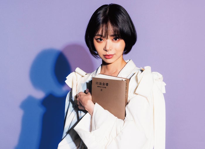 趣里、ゴールデンプライム帯連ドラ初主演 異色のリーガル・エンターテインメントで“モンスター弁護士”に【モンスター】
