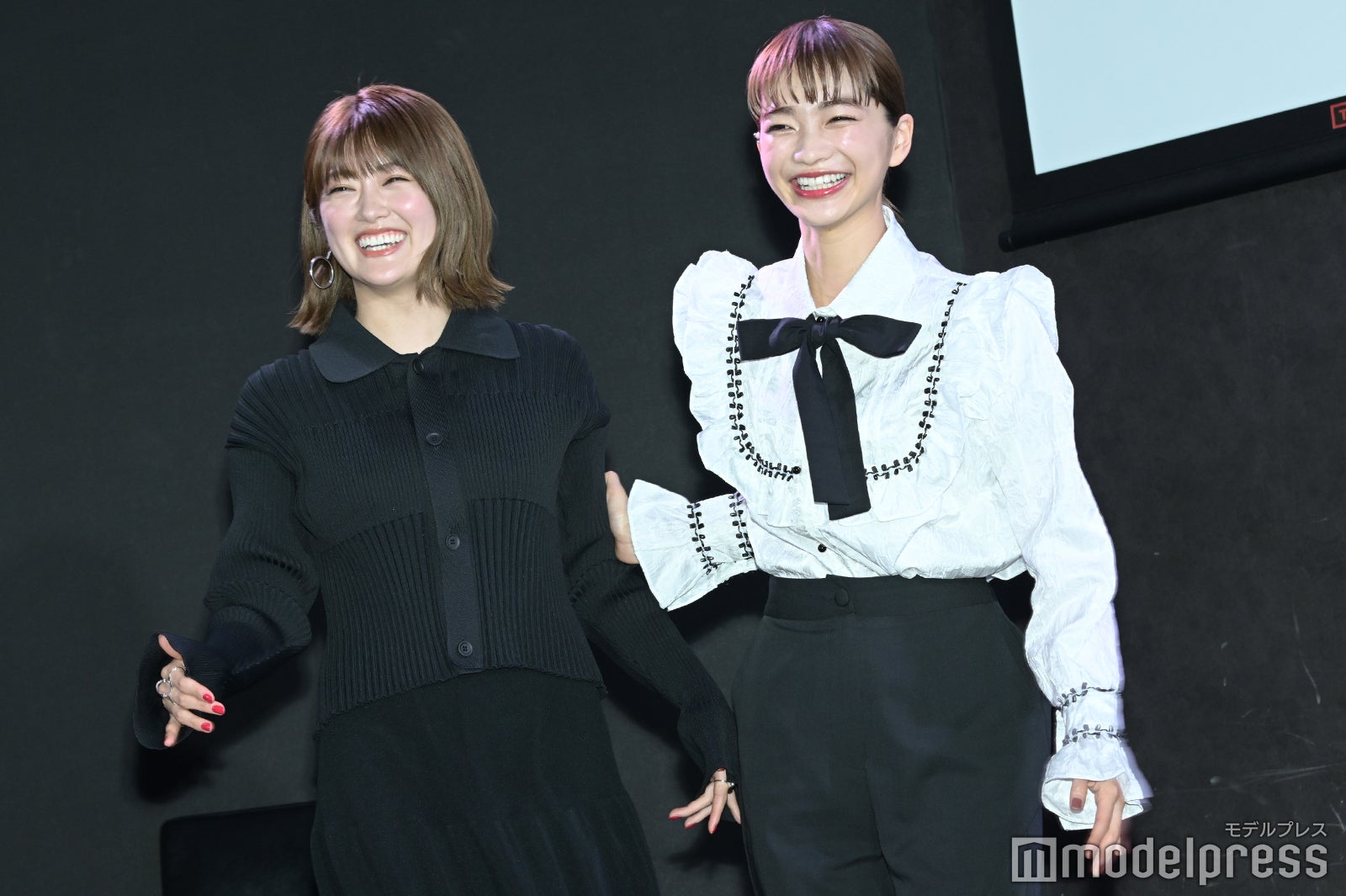 樋口日奈、見上愛 （C）モデルプレス