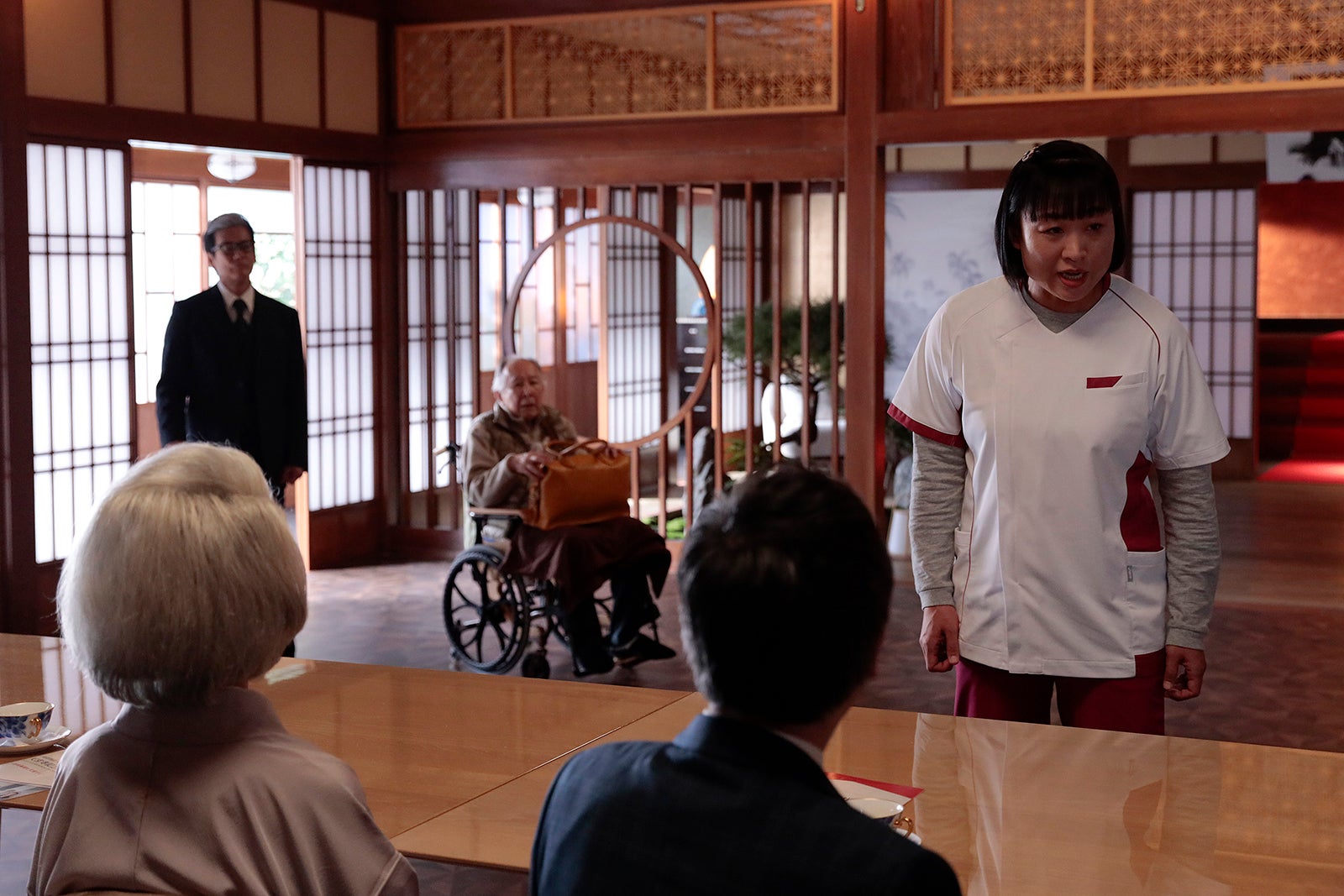 山崎静代「プライベートバンカー」第6話（C）テレビ朝日