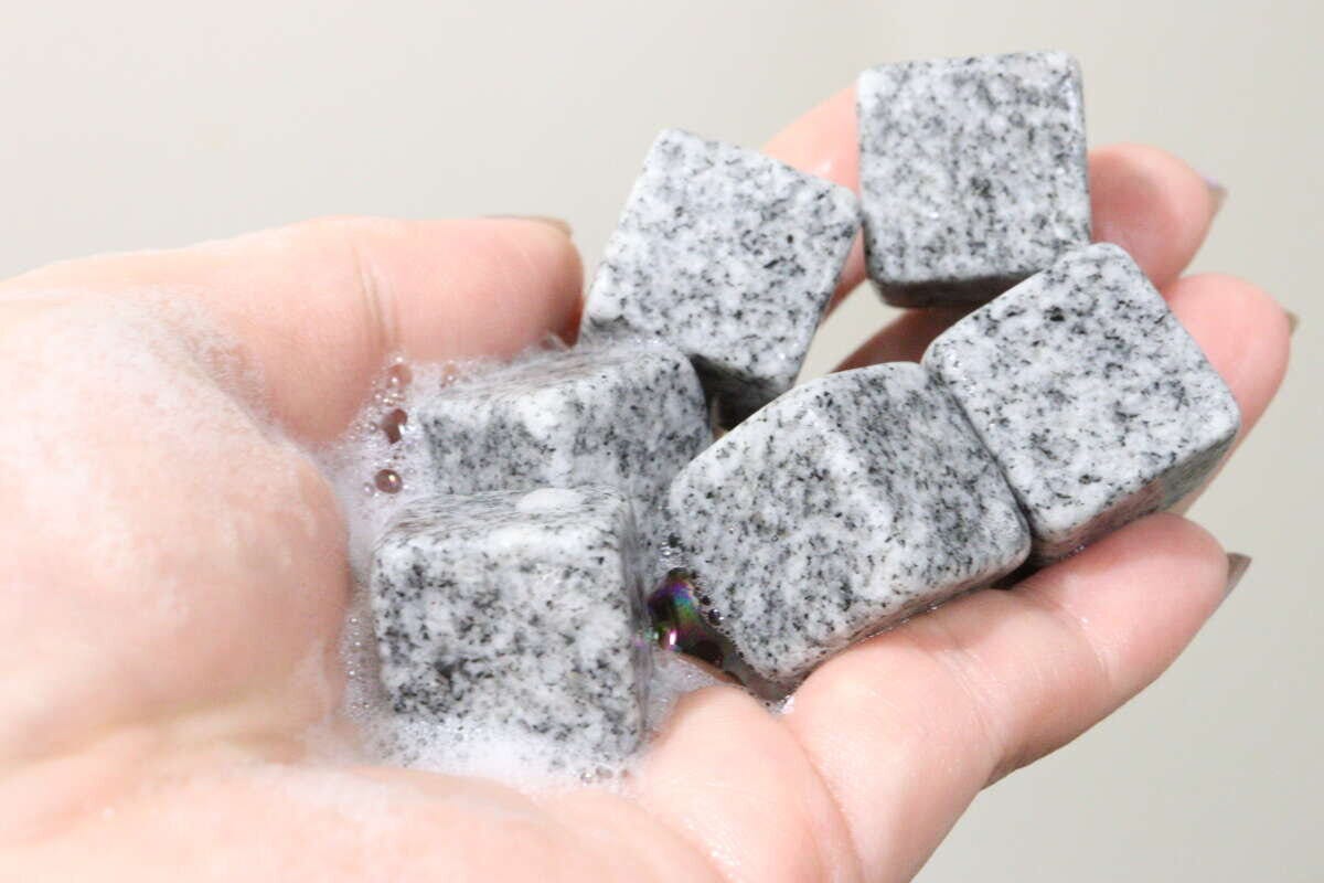 ダイソー ストーンアイスキューブ ダイソーのストーンアイスキューブは食器用洗剤で洗える