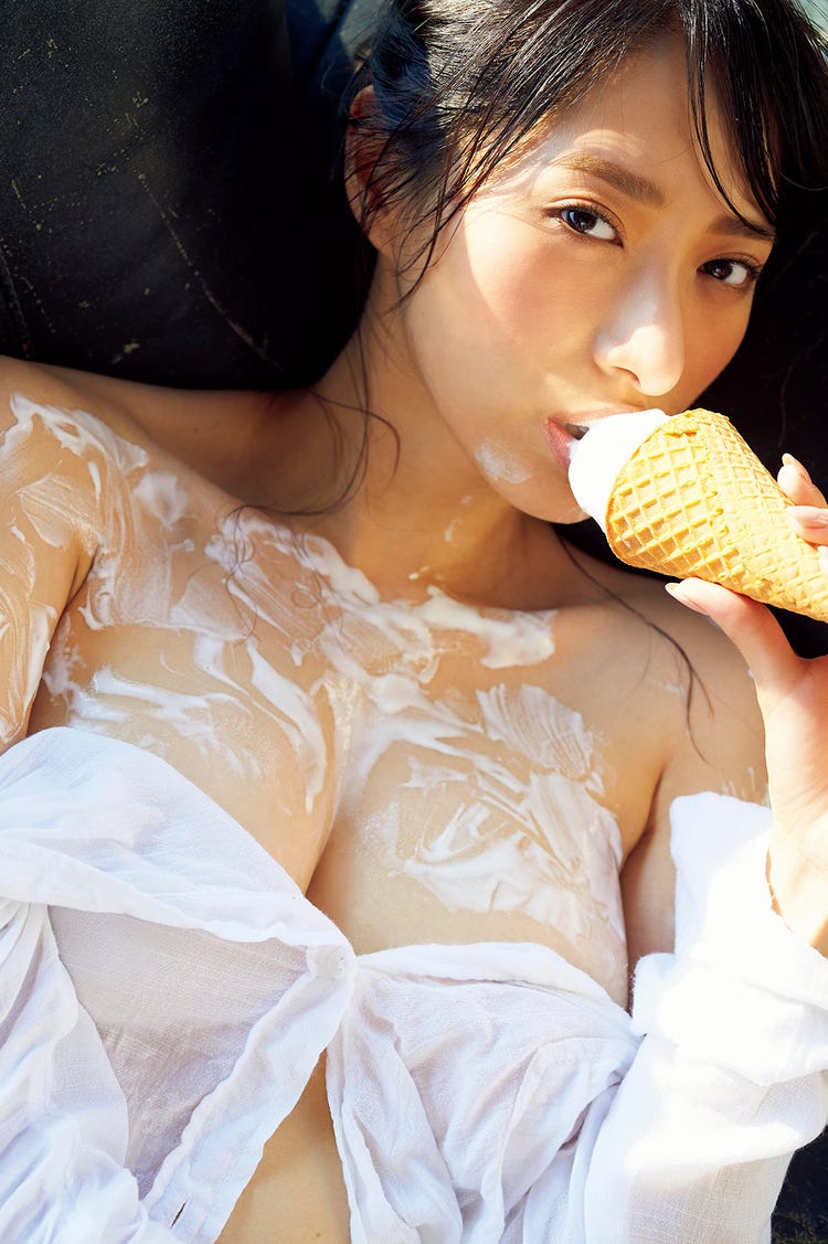 霊長類最強グラドル 染谷有香 Gカップがソフトクリームに染まる モデルプレス 霊長類最強グラドル 染谷有香 Gカップがソフトクリームに染まる モデルプレス