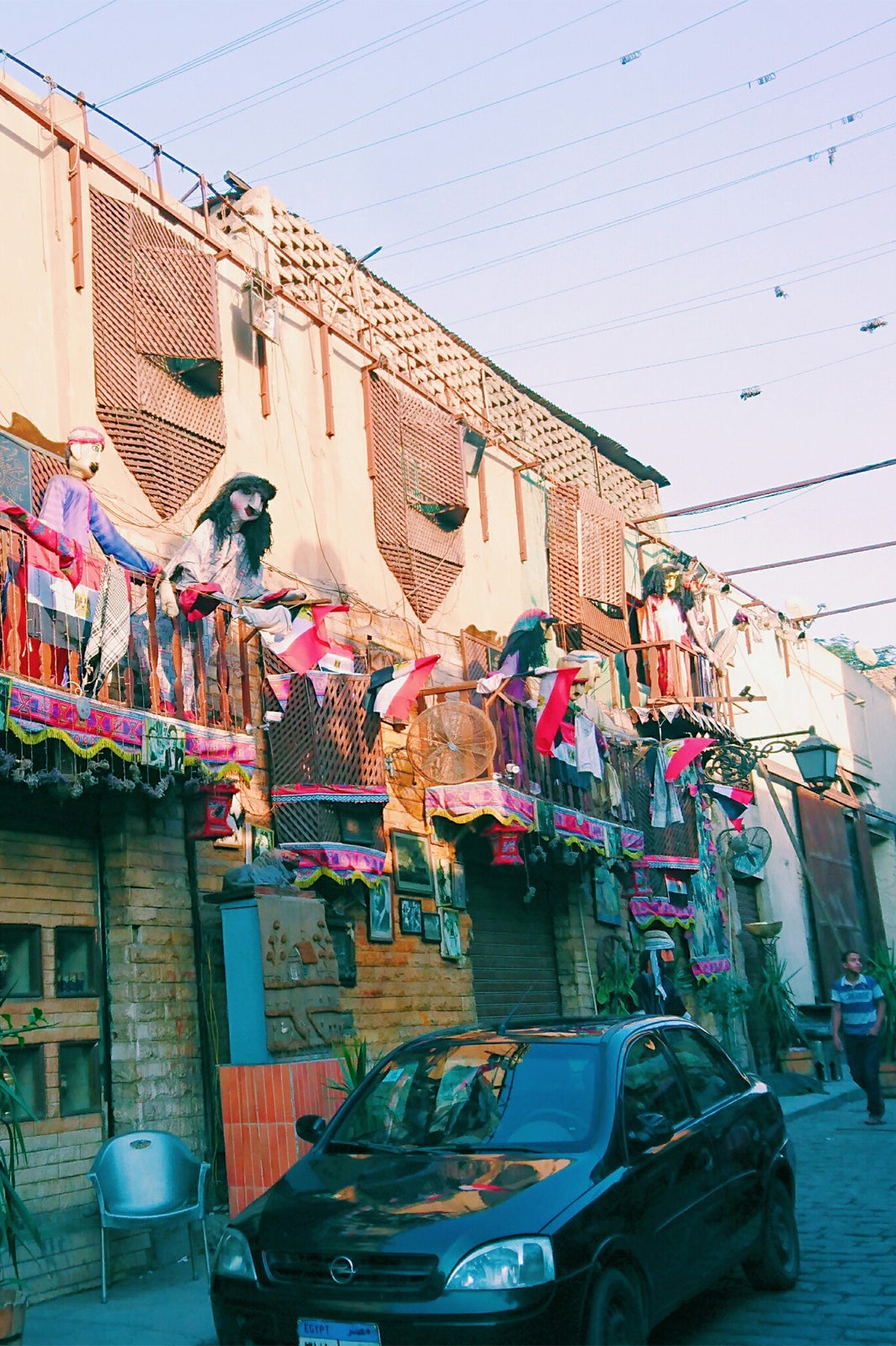 カラフルな街並み／画像提供：所属事務所