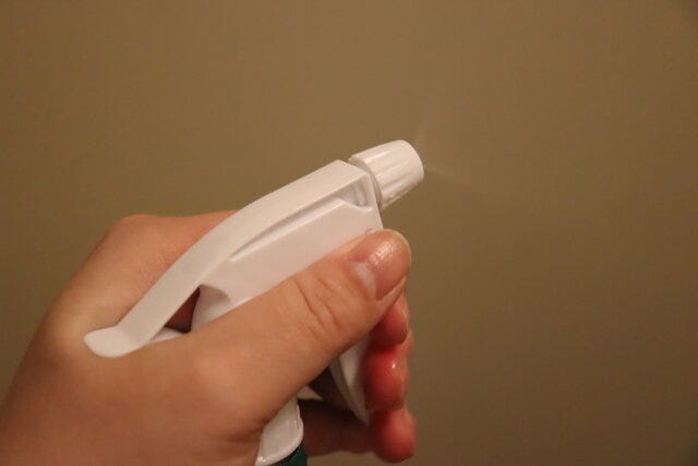 霧状 ダイソー逆さで使えるスプレーヘッド霧状