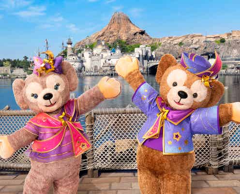東京ディズニーリゾート、ダッフィー&シェリーメイ新衣装公開 “40周年”の祝祭感あるデザイン