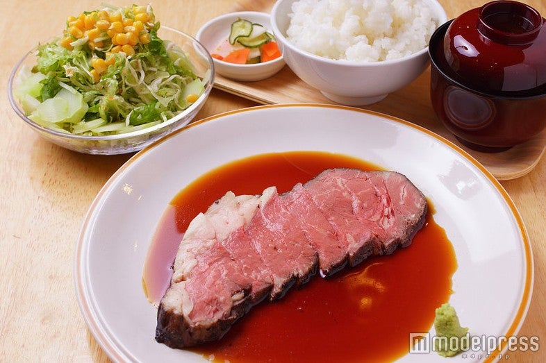 「ローストビーフ定食」2,000円／画像提供：FUJIYAMA