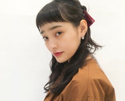 黒髪ロングと前髪パッツンは相性抜群 可愛くなれるヘアアレンジ モデルプレス 黒髪ロングと前髪パッツンは相性抜群 可愛くなれるヘアアレンジ モデルプレス