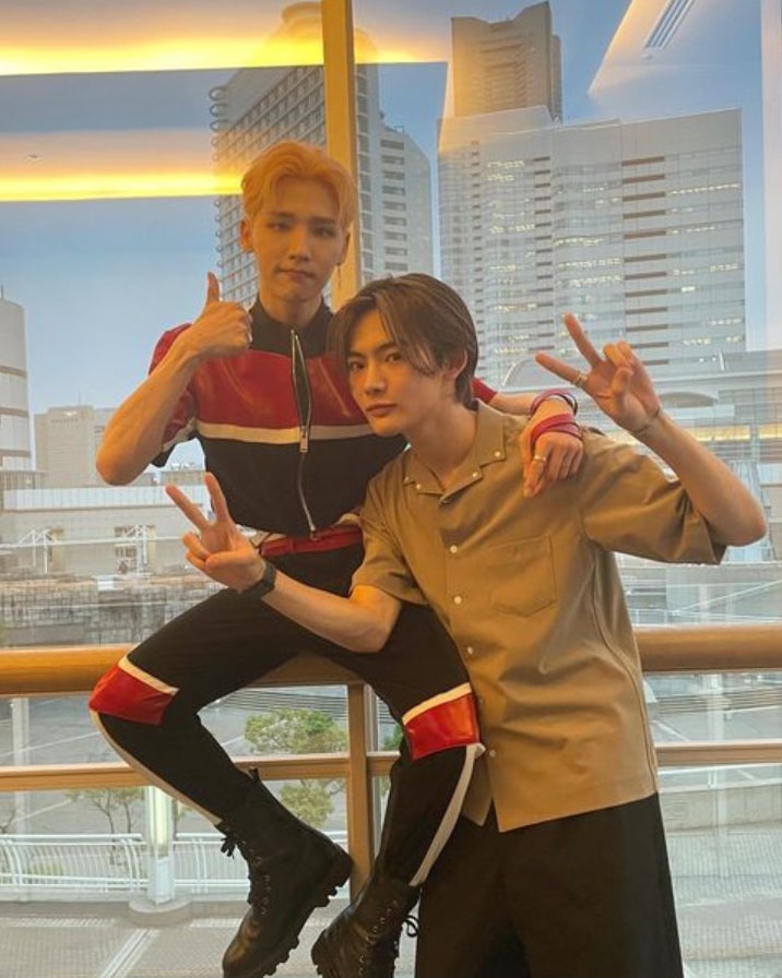 「君の花になる」で話題NOA、“元YG練習生仲間”AB6IXチョン・ウンと再会「会えてよかった」とファン感動