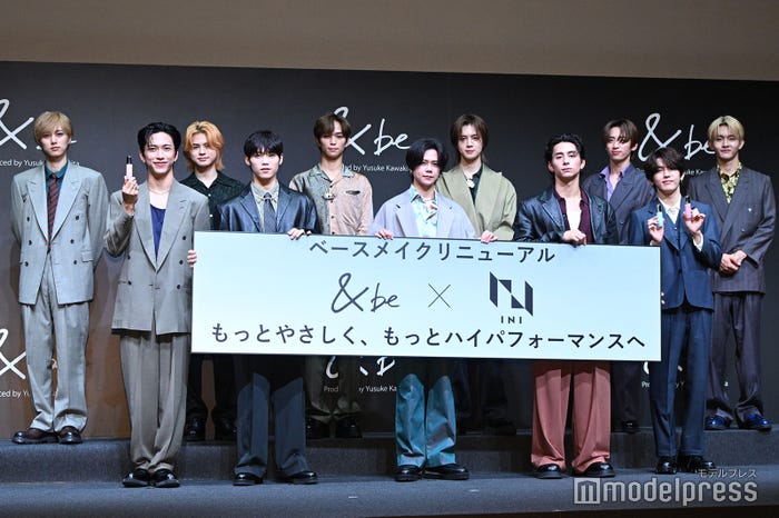 発表会に出席したINI(下段左から)池崎理人、木村柾哉、藤牧京介、西洸人、高塚大夢(上段左から)尾崎匠海、松田迅、後藤威尊、佐野雄大、許豊凡、田島将吾(C)モデルプレス