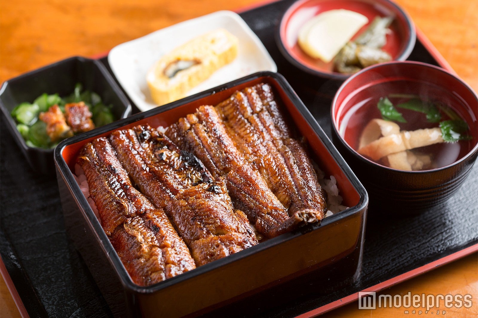 東山物産／うな重（上）￥2,480（C）モデルプレス